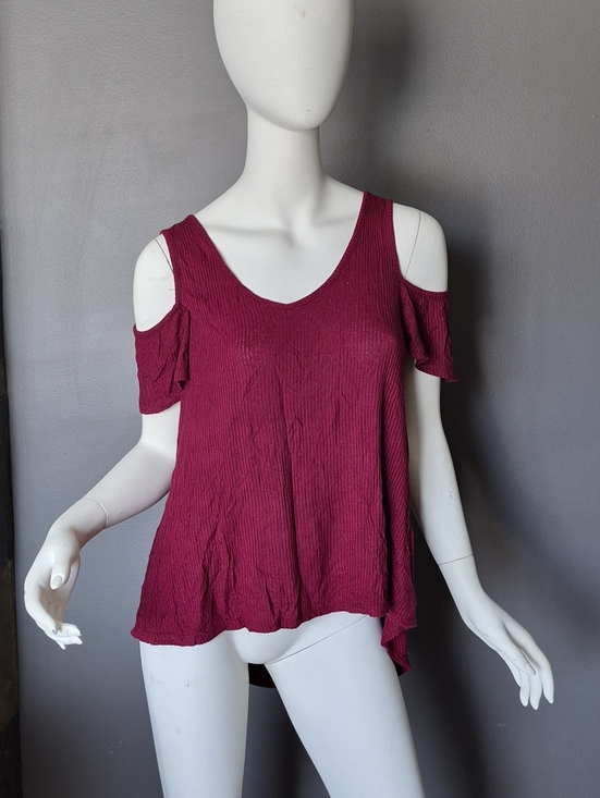 Acemi Tops - Acemi Burgundy Cold-Shoulder Swing Top